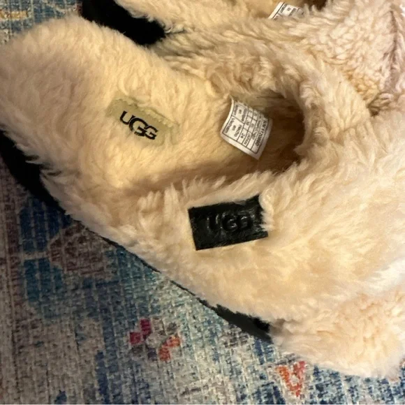 NWT Ugg Fuzz Sugar Cross Slides sz 7 - Picture 5 of 7